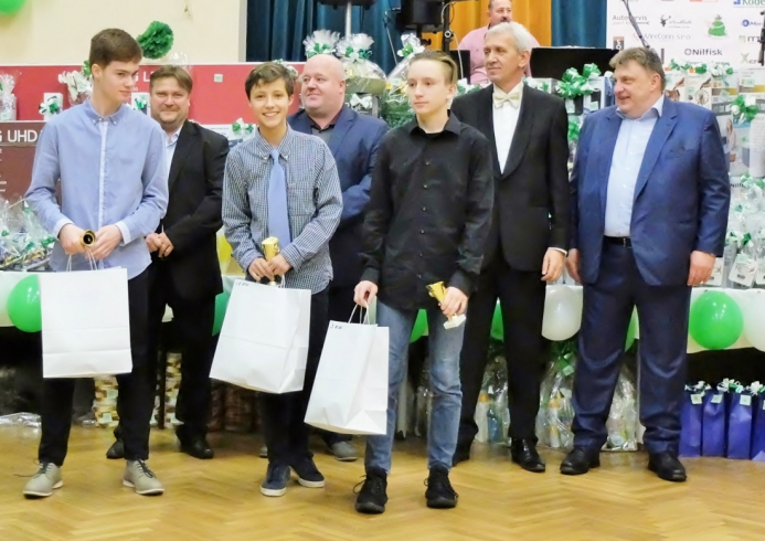 ples_hostouň (10).jpg ples_hostouň (10).jpg